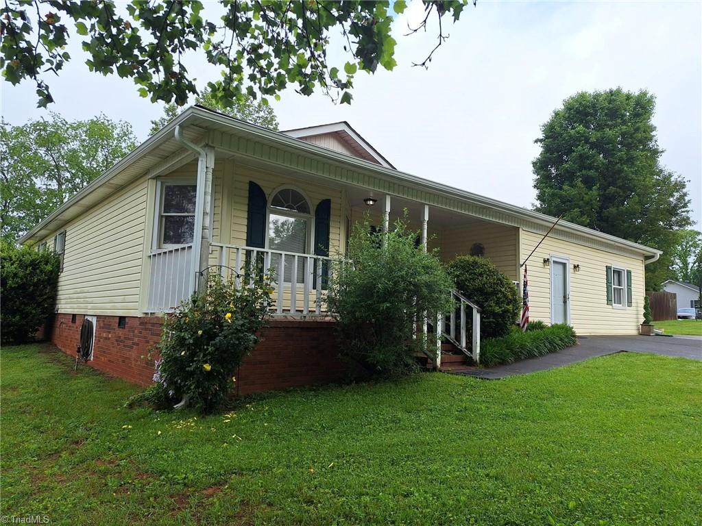116 Strawberry Lane, Mount Airy, North Carolina image 1
