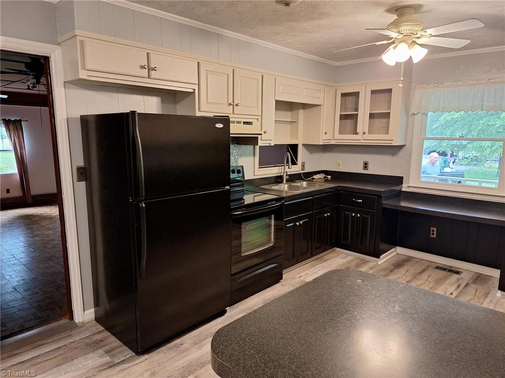 116 Strawberry Lane, Mount Airy, North Carolina image 8