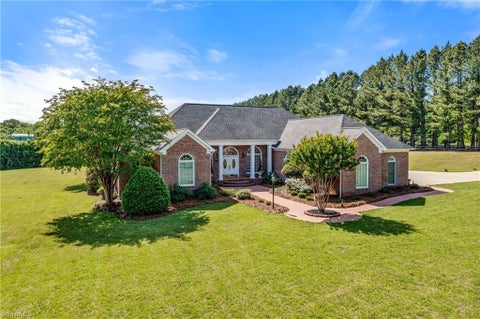 Homes For Sale - 4447 Kendale Road<br/> Guilford County, High Point, NC 27265