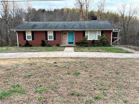 A home in Pfafftown