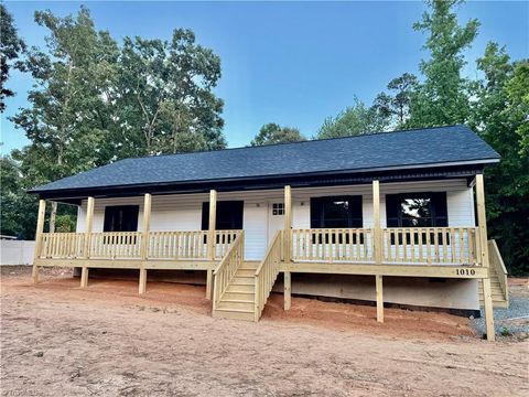 Homes For Sale - 1010 High Rock Shores Drive<br/> Lexington, NC 27292