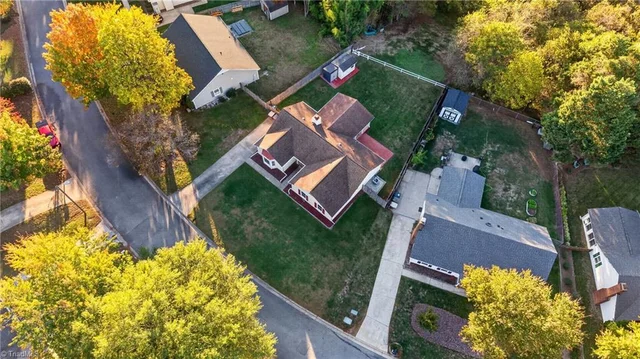 1609 Harrod Lane, photo 4 of 26