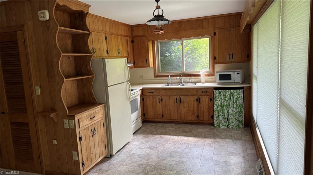 194 Abbey Road, Boone, North Carolina image 15