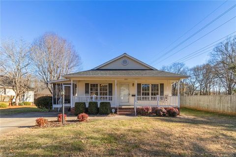 Photo of 2001 Sunshine Lane, Lexington, NC 27295 (MLS # 1205035)