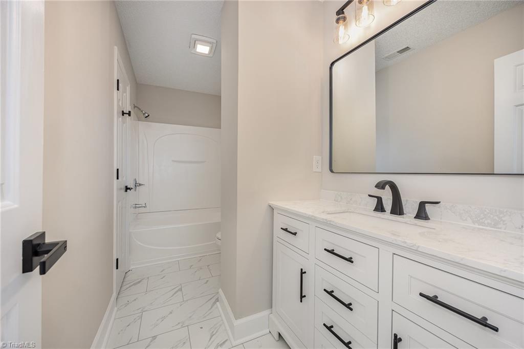 5277 Bridge Pointe Drive, Clemmons, North Carolina image 20
