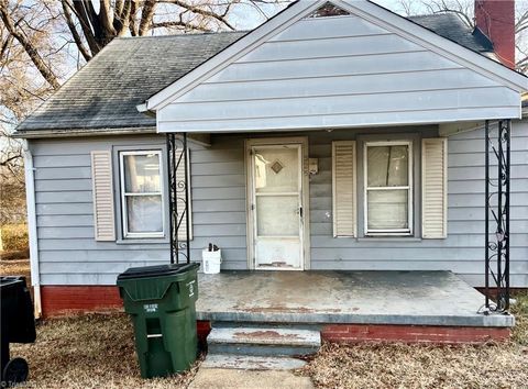 Photo for 525 Lakeside Avenue