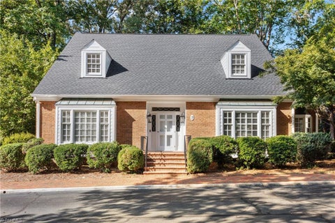 Homes For Sale - 7 Ashton Square<br/> Greensboro, NC 27408