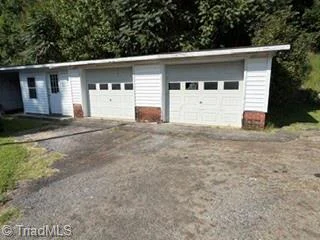 2101 Mount Sinai Road, photo 2 of 14