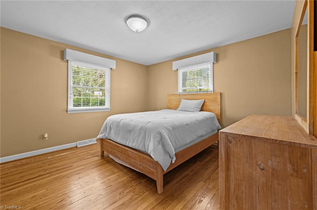 1417 Knightwood Drive, Greensboro, North Carolina image 23