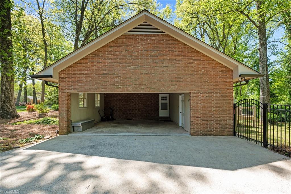 1417 Knightwood Drive, Greensboro, North Carolina image 31
