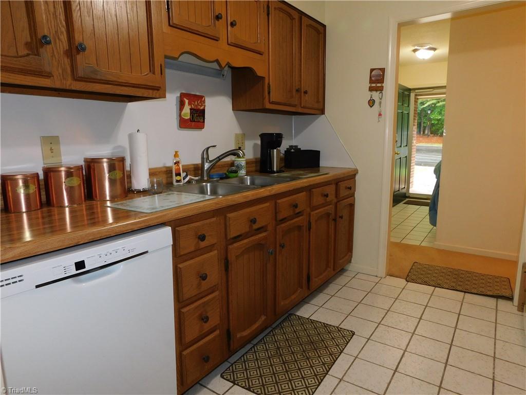 5009 Tower Road #B, Greensboro, North Carolina image 8