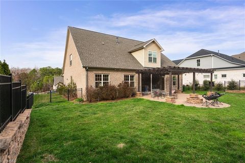 A home in Clemmons