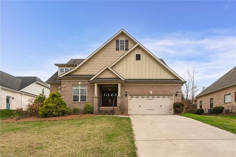 A home in Clemmons