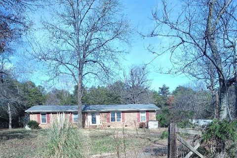 Vacant Land For Sale - 5200 Robinwood Drive<br/> Charlotte, NC 28215