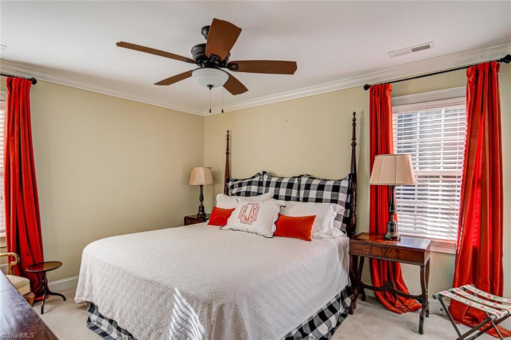 Winston-Salem, North Carolina 27104, United States, 5 Bedrooms Bedrooms, ,5 BathroomsBathrooms,Residential,Pending,92678