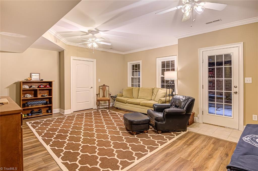 Winston-Salem, North Carolina 27104, United States, 5 Bedrooms Bedrooms, ,5 BathroomsBathrooms,Residential,Pending,92678