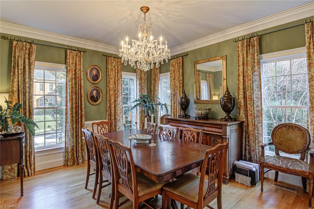 Winston-Salem, North Carolina 27104, United States, 5 Bedrooms Bedrooms, ,5 BathroomsBathrooms,Residential,Pending,92678