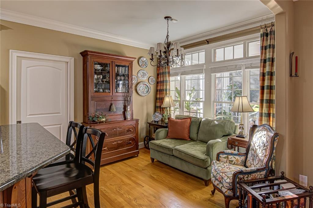 Winston-Salem, North Carolina 27104, United States, 5 Bedrooms Bedrooms, ,5 BathroomsBathrooms,Residential,Pending,92678