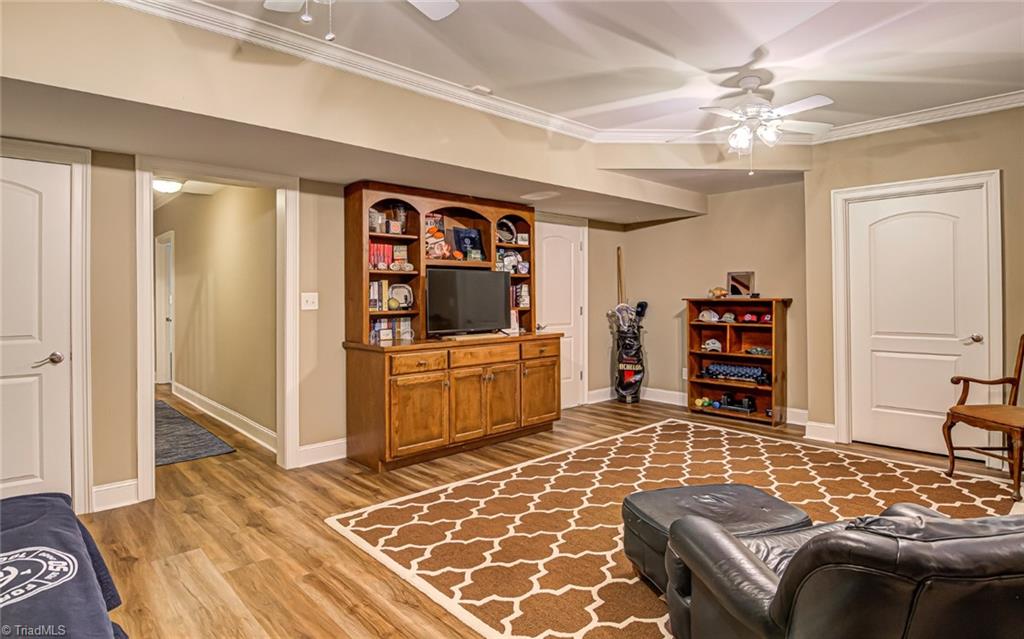 Winston-Salem, North Carolina 27104, United States, 5 Bedrooms Bedrooms, ,5 BathroomsBathrooms,Residential,Pending,92678