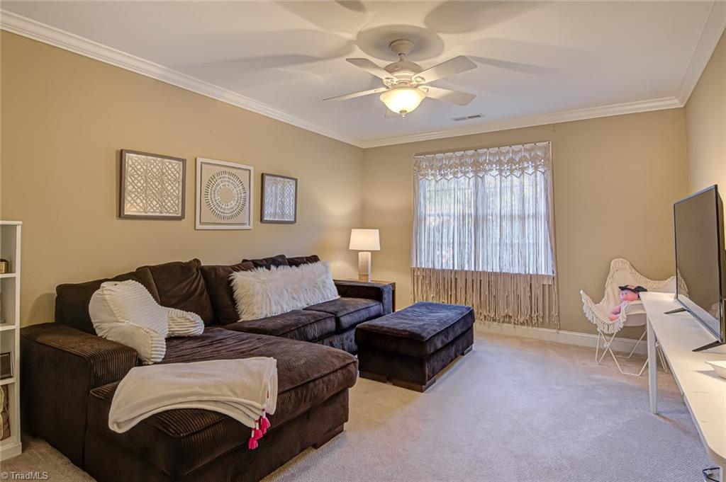 Winston-Salem, North Carolina 27104, United States, 5 Bedrooms Bedrooms, ,5 BathroomsBathrooms,Residential,Pending,92678