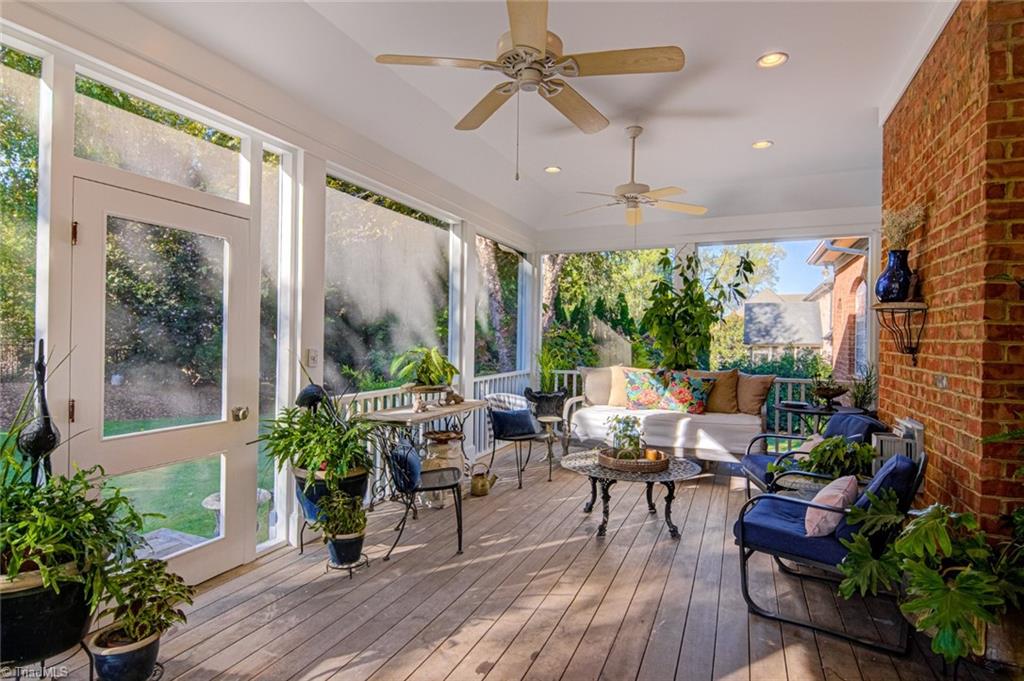 Winston-Salem, North Carolina 27104, United States, 5 Bedrooms Bedrooms, ,5 BathroomsBathrooms,Residential,Pending,92678