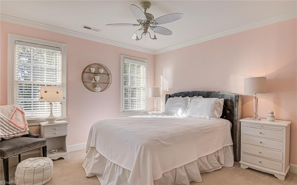 Winston-Salem, North Carolina 27104, United States, 5 Bedrooms Bedrooms, ,5 BathroomsBathrooms,Residential,Pending,92678