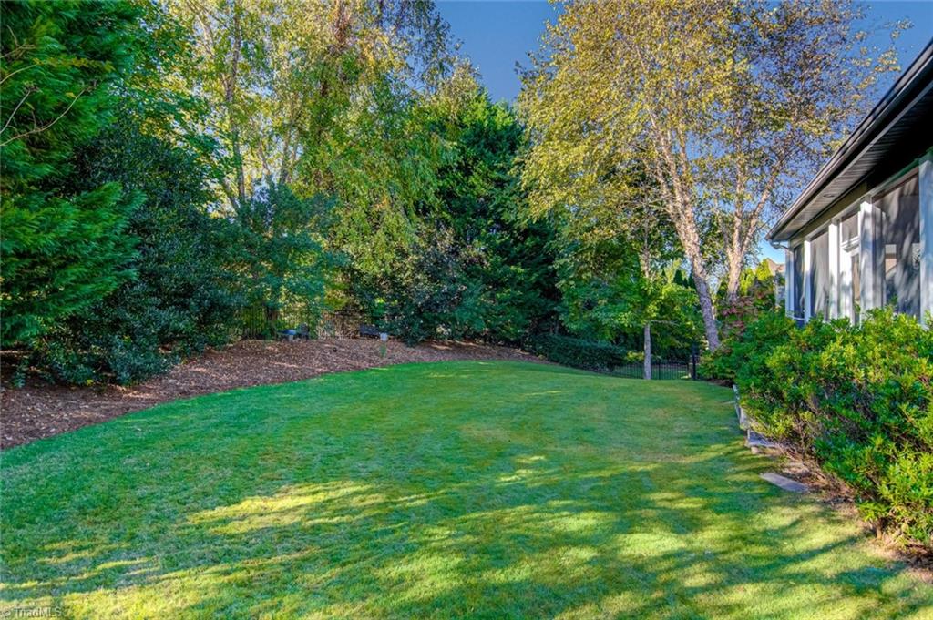 Winston-Salem, North Carolina 27104, United States, 5 Bedrooms Bedrooms, ,5 BathroomsBathrooms,Residential,Pending,92678