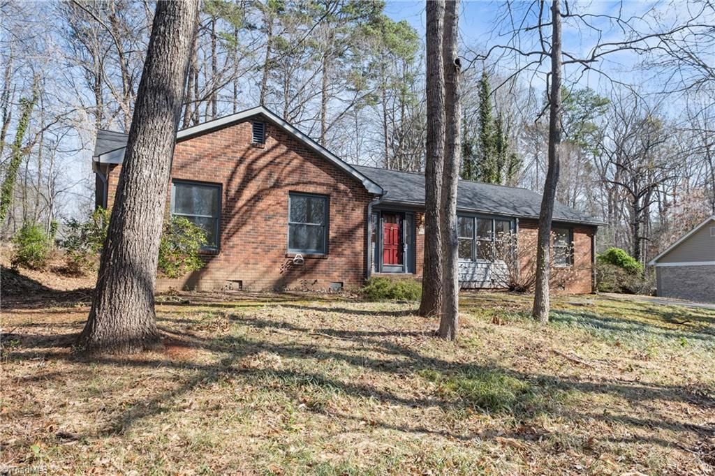 Photo of 3941 Tonbridge Lane, Winston-Salem, NC 27106 (MLS # 1212809)