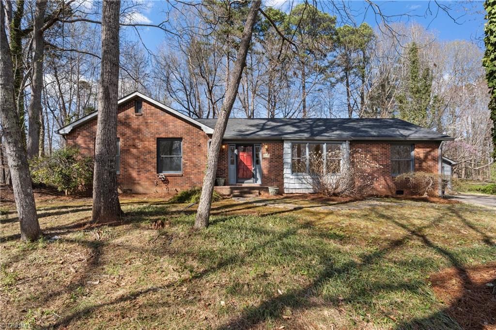 Photo of 3941 Tonbridge Lane, Winston-Salem, NC 27106 (MLS # 1212809)
