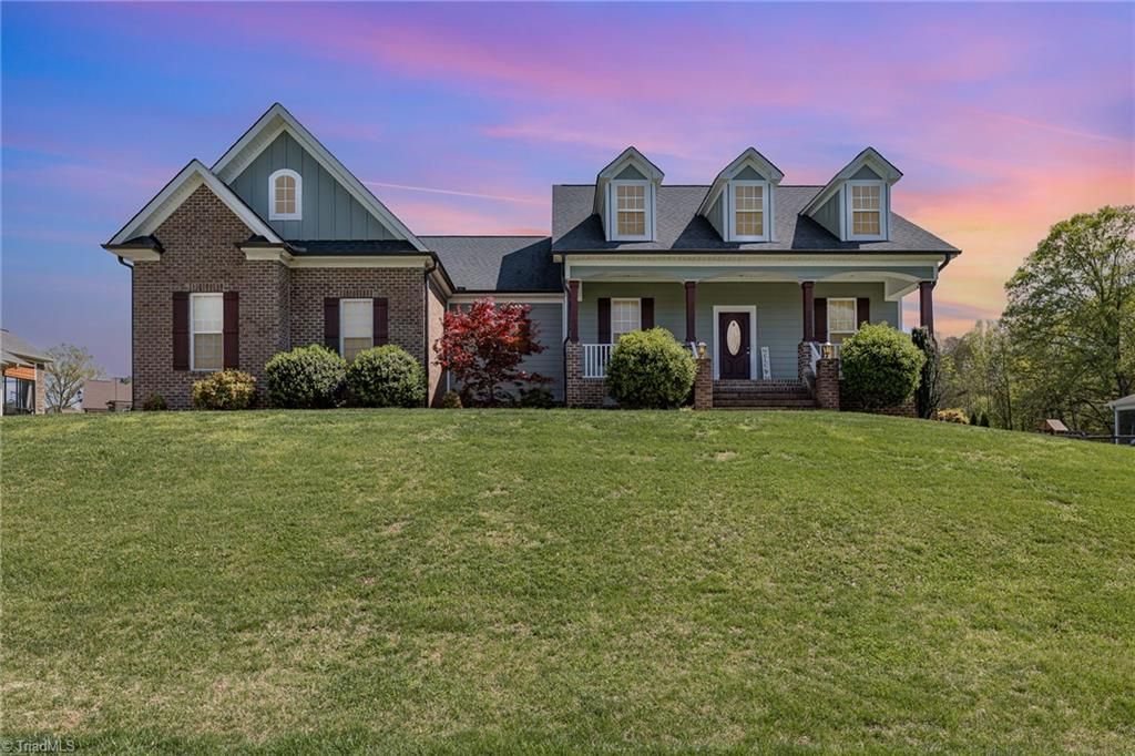 Photo of 5003 Lindenwold Drive, Summerfield, NC 27358 (MLS # 1213604)