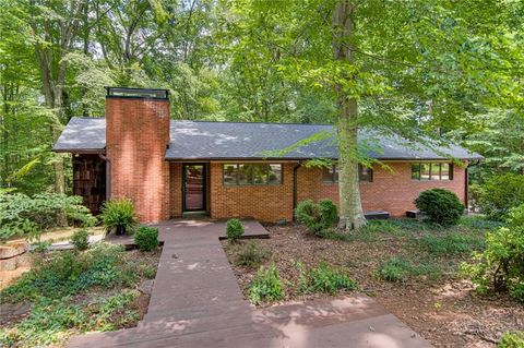 Homes For Sale - 5900 Arden Drive<br/> Forsyth County, Clemmons, NC 27012