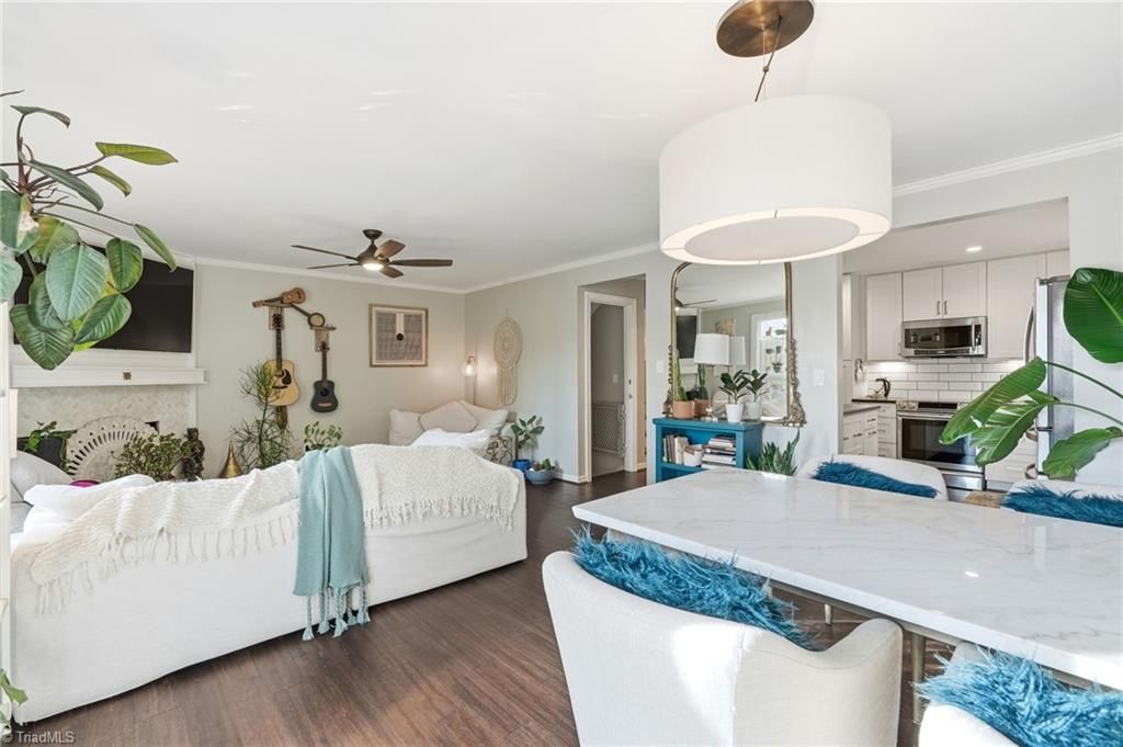 Photo of 867 Brookleigh Court, Winston-Salem, NC 27104 (MLS # 1207375)