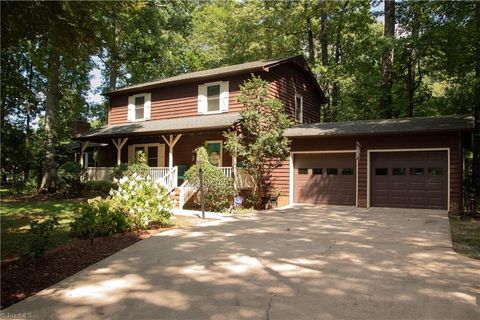 Homes For Sale - 7201 Mason Road<br/> Climax, NC 27233