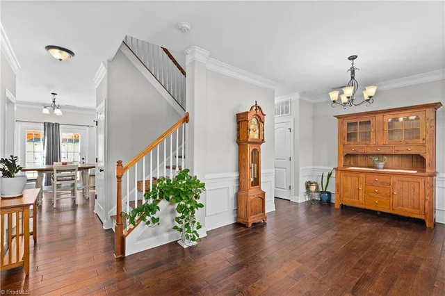 213 Pilot Bluff Drive, photo 5 of 38
