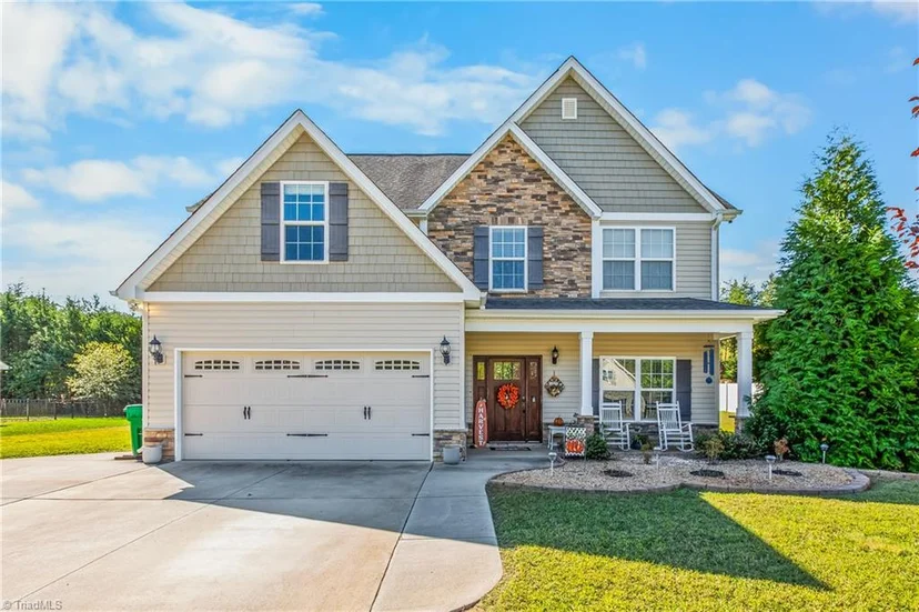 213 Pilot Bluff Drive, photo 1 of 38
