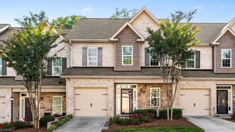 Townhouse For Sale - 5 Pisgah Forest Circle<br/> Greensboro, NC 27455