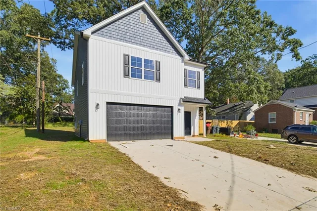 906 Twyckenham Drive, photo 3 of 29
