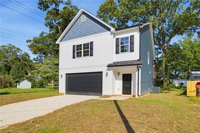 906 Twyckenham Drive, photo 2 of 29