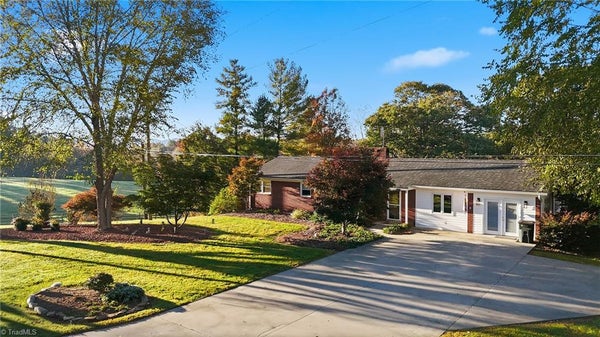 672 WELCOME HOME CH RD, NORTH WILKESBORO, NC 28659 - Image c84d1033cec7d0710e329a5f2e1d5d3b/143679045