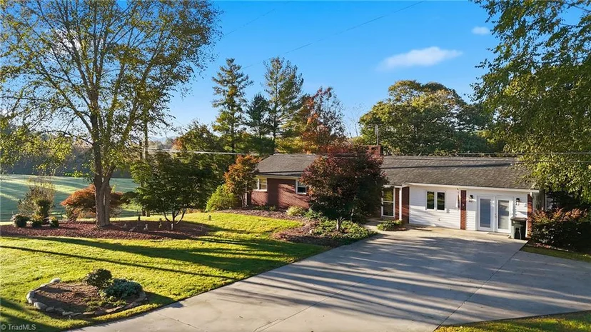 672 Welcome Home Ch Road, photo 1 of 41