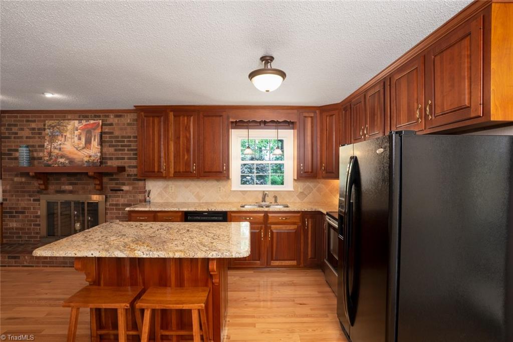 353 Knollwood Drive, Wilkesboro, North Carolina image 10