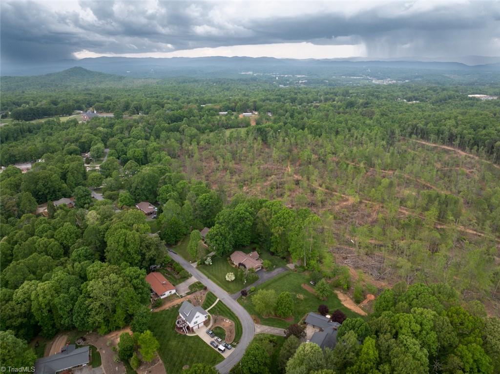 353 Knollwood Drive, Wilkesboro, North Carolina image 37