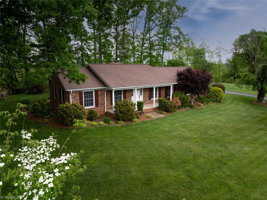 353 Knollwood Drive, Wilkesboro, North Carolina image 2