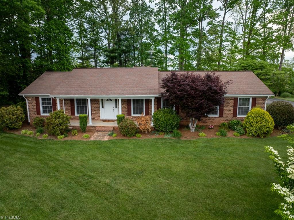 353 Knollwood Drive, Wilkesboro, North Carolina image 1