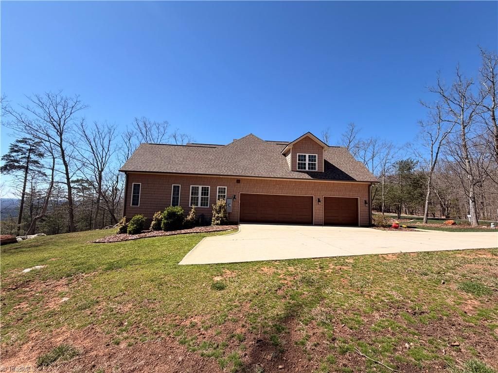 Photo of 848 Sierra Trace Road, Denton, NC 27239 (MLS # 1208509)