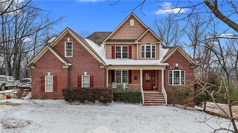 Photo of 848 Sierra Trace Road, Denton, NC 27239 (MLS # 1208509)