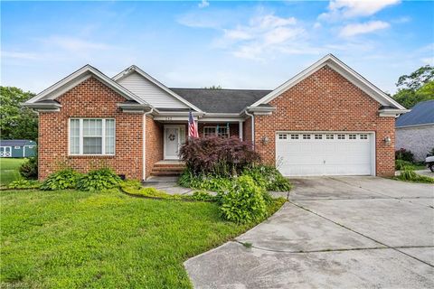 Homes For Sale - 242 Hasty School Road<br/> Thomasville, NC 27360