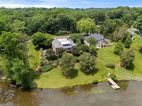 A home in Clemmons