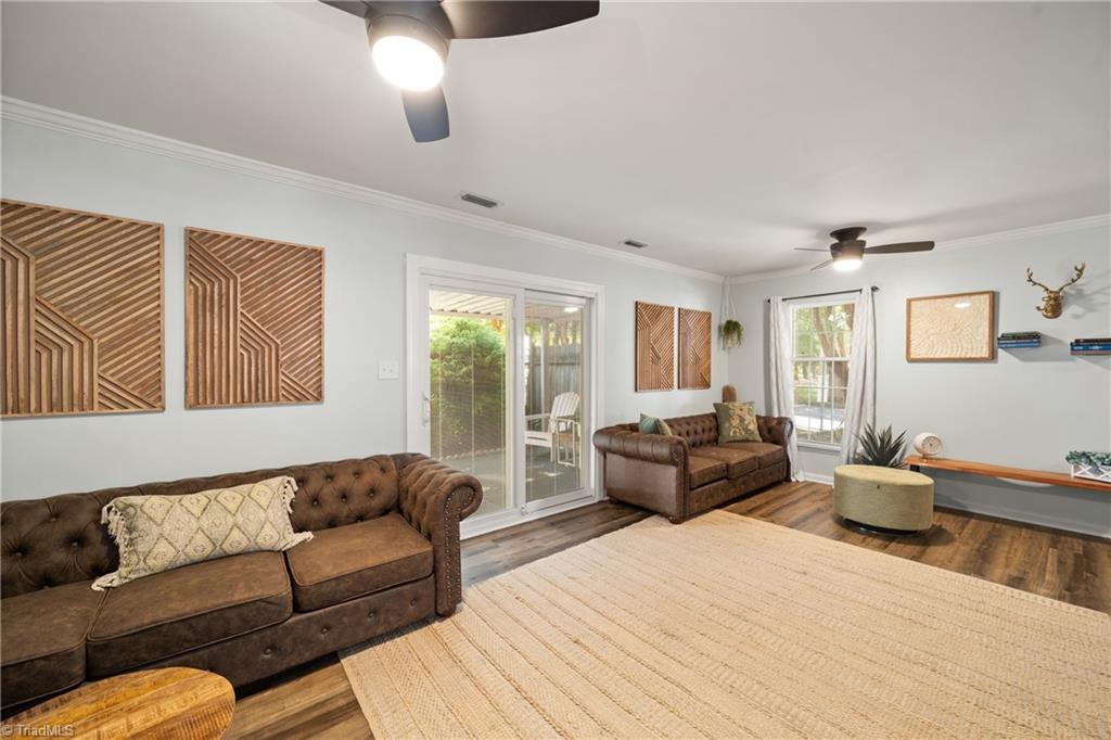 Winston-Salem, North Carolina 27103, United States, 3 Bedrooms Bedrooms, ,3 BathroomsBathrooms,Residential,Active,214658