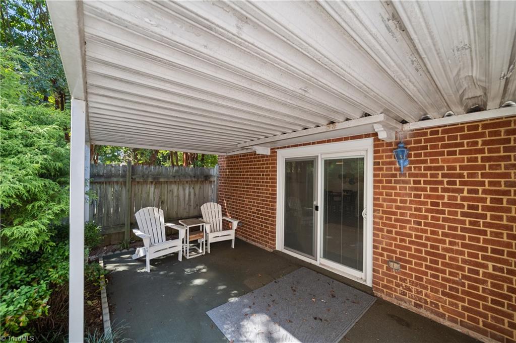 Winston-Salem, North Carolina 27103, United States, 3 Bedrooms Bedrooms, ,3 BathroomsBathrooms,Residential,Active,214658